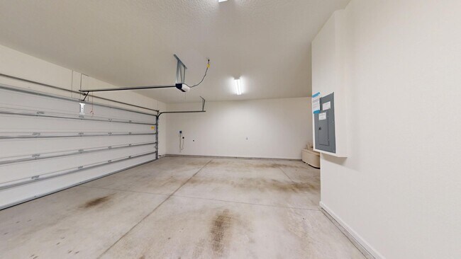 Building Photo - 4BR/ 4.5BA Beautiful Home In Eagles Landing  **$1000 OFF First Full Month**