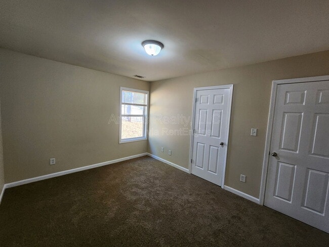 Building Photo - 1428 Autumn Wood Trail