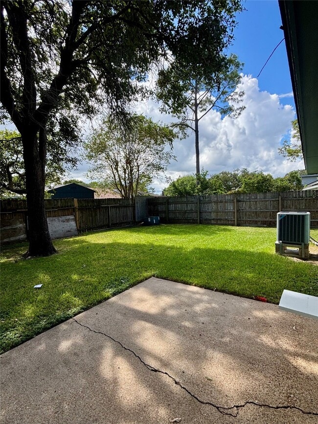 Building Photo - 462 Capehill Dr
