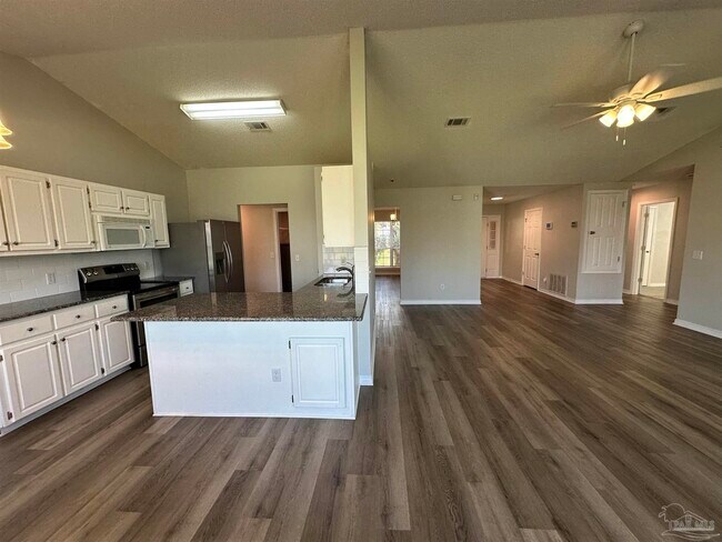 Building Photo - 9137 Daytona Dr