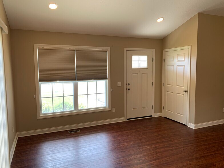 Building Photo - 2409 Wittenberg Ave SE