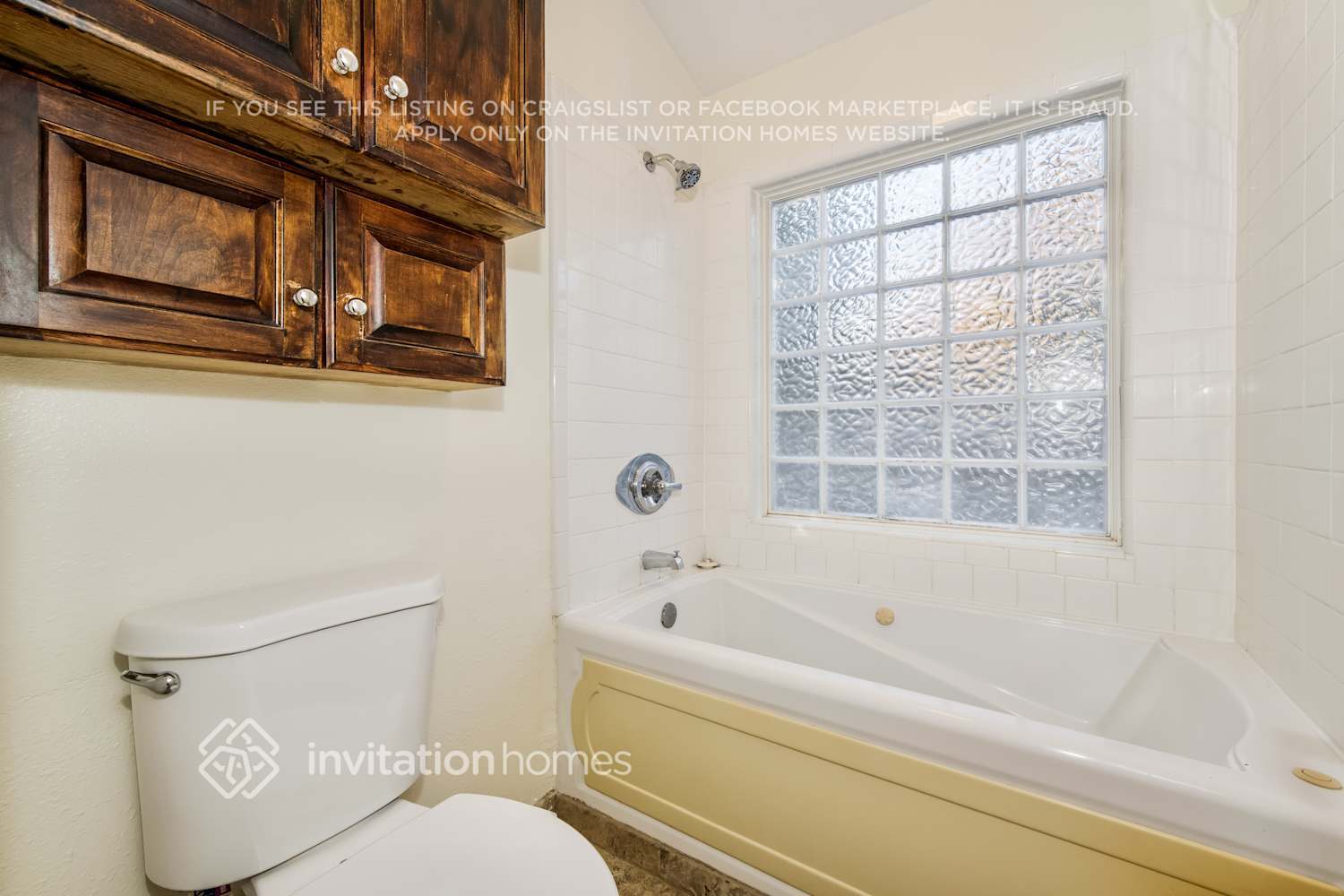 Building Photo - 3541 W Ave J 3