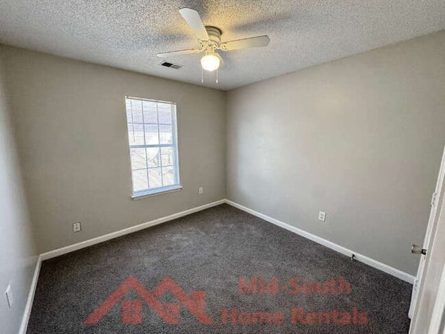 Building Photo - 6416 Valley Oak Dr