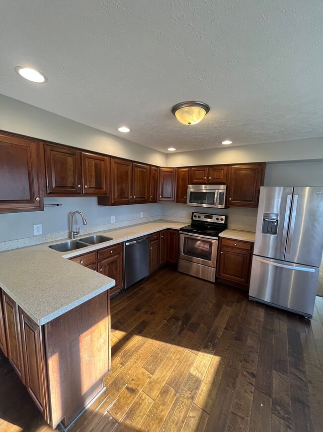 Building Photo - Well-Appointed East-Side Home with Exceptional Living Space in Sycamore Knolls