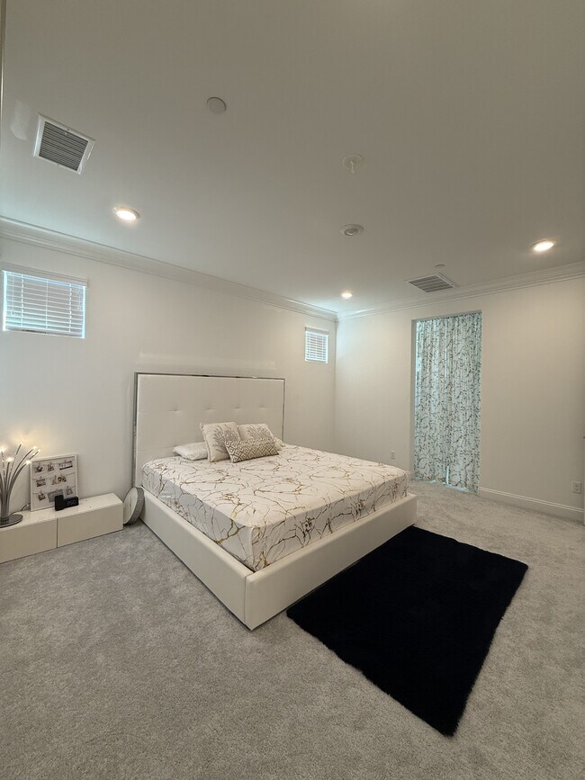 Building Photo - 8160 Rose Quartz Cir