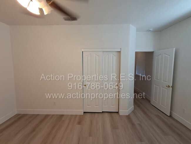 Building Photo - Action Properties R.E.S. Inc. Offering Beautiful Highland Park Single Story 3 Car, 4 Bedroom, Gar...