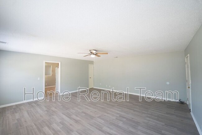 Building Photo - 148 Finn Cir