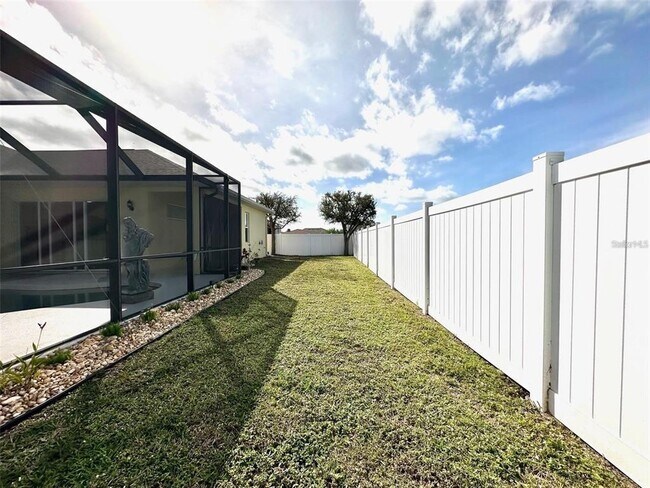 Building Photo - 9423 Rosebud Cir