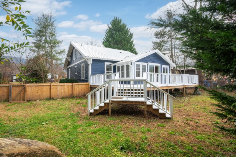 Building Photo - 1458 S Main St