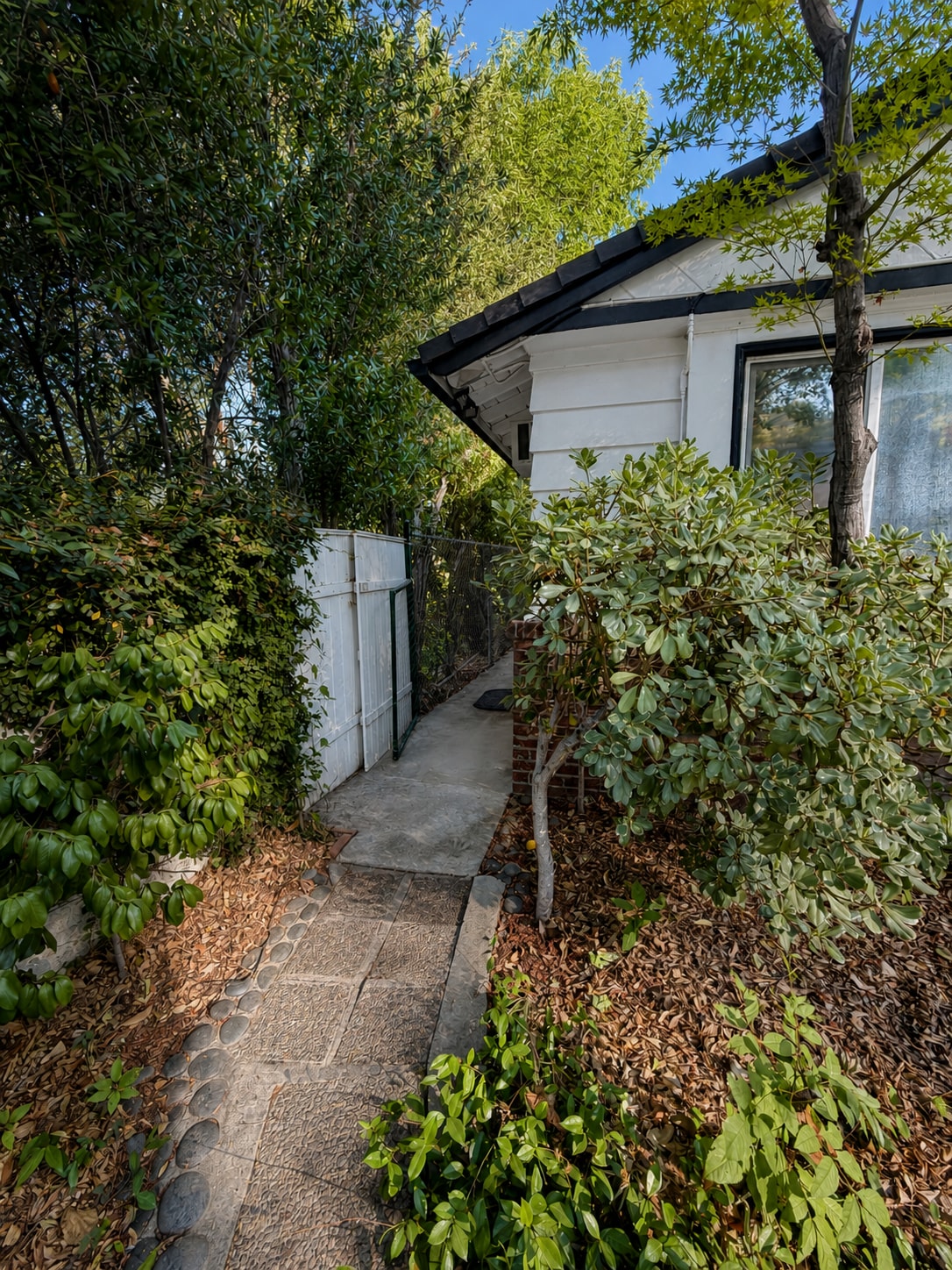 Building Photo - 3601 Dellvale Pl