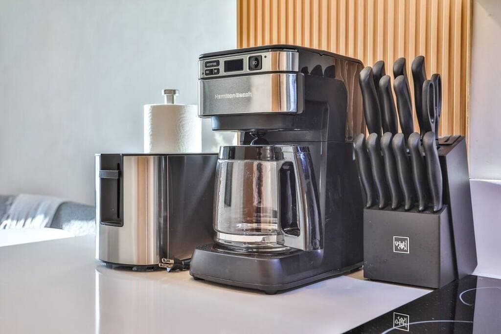 Building Photo - 2207 Ocean Front Walk