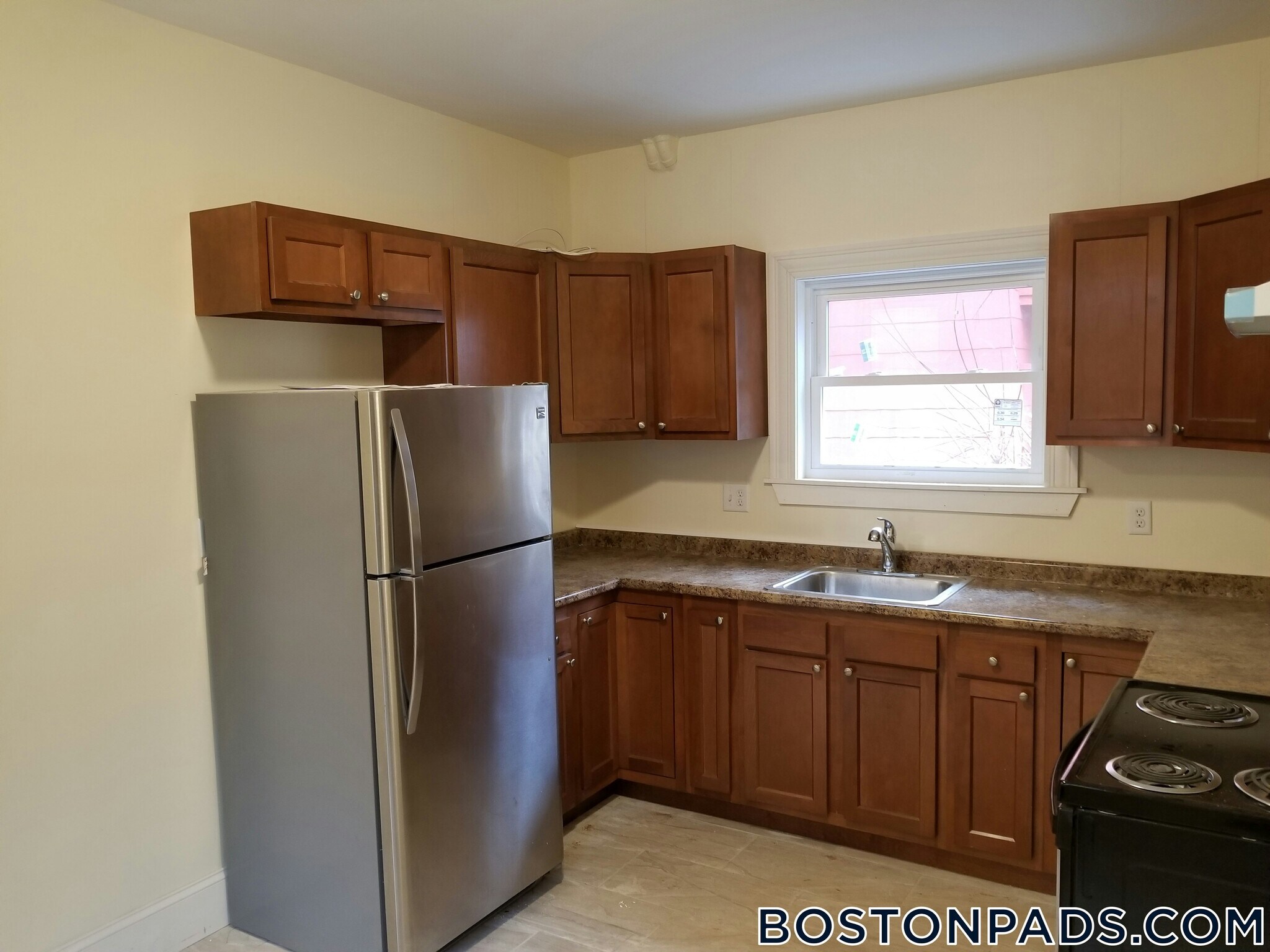 Building Photo - 81 Ruthven St