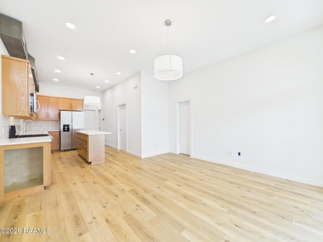 Building Photo - 1120 S Washington St