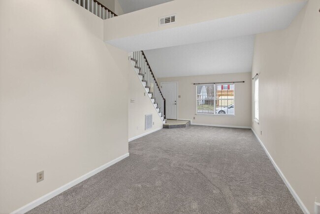 Building Photo - Hampton’s Westview Lakes