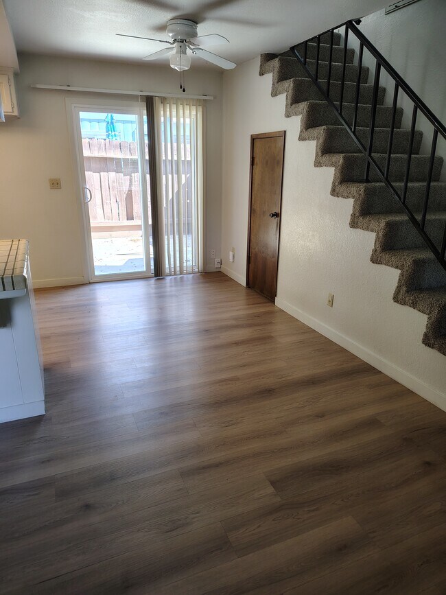 Dining Room - 1100 S Edison St