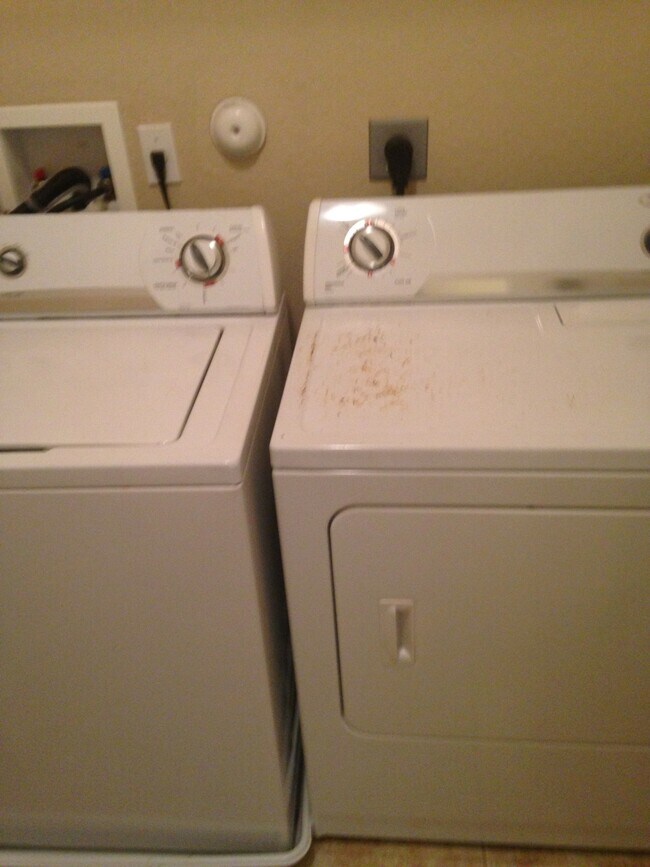 Building Photo - 5590 53rd Ave