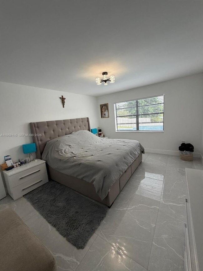 Building Photo - 920 Monticello Ave