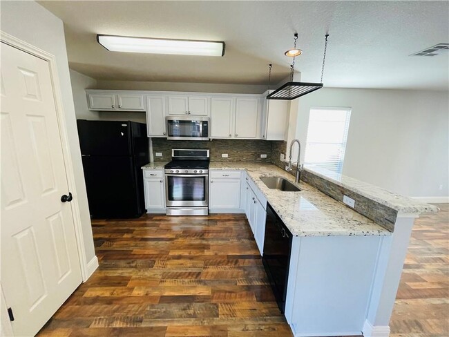 Building Photo - 1804 Lost Maples Loop