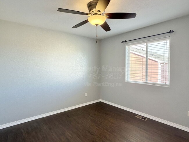 Building Photo - 3910 Reindeer Cir