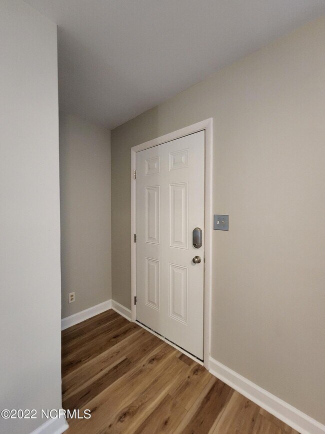 Building Photo - 5 Portwest Townhouses Dr