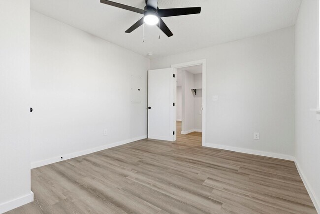 Building Photo - 3 bed 2 bath rental home