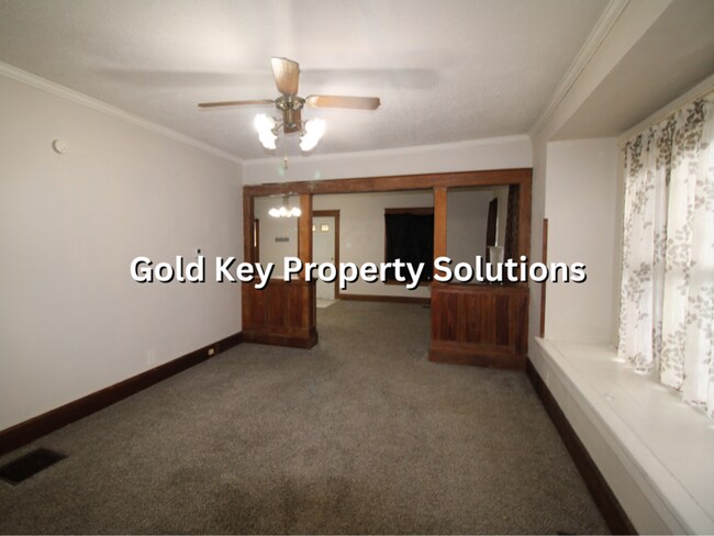 Building Photo - 815 N Elm St