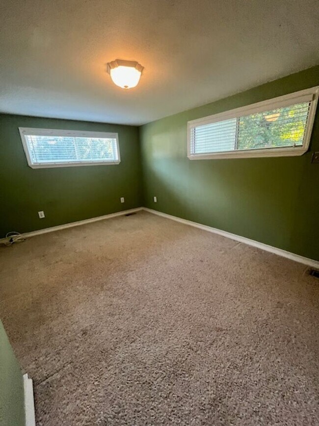 Building Photo - Escape to Your Private Retreat in Warner R...