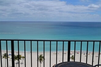 Building Photo - 2101 S Ocean Dr