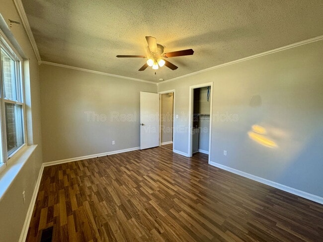 Building Photo - 3624 Missionaire Ave