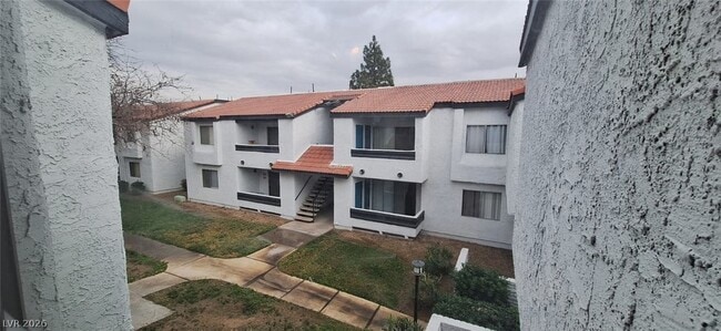 Building Photo - 1455 E Katie Ave