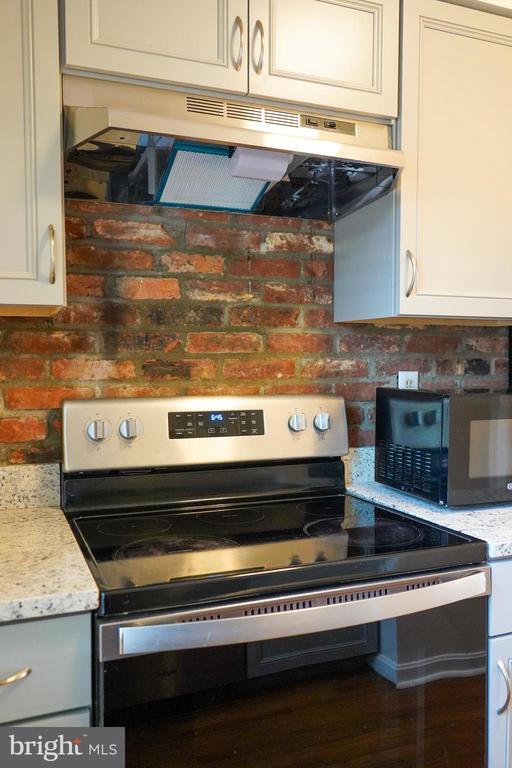 Building Photo - 8414 Penshurst Dr