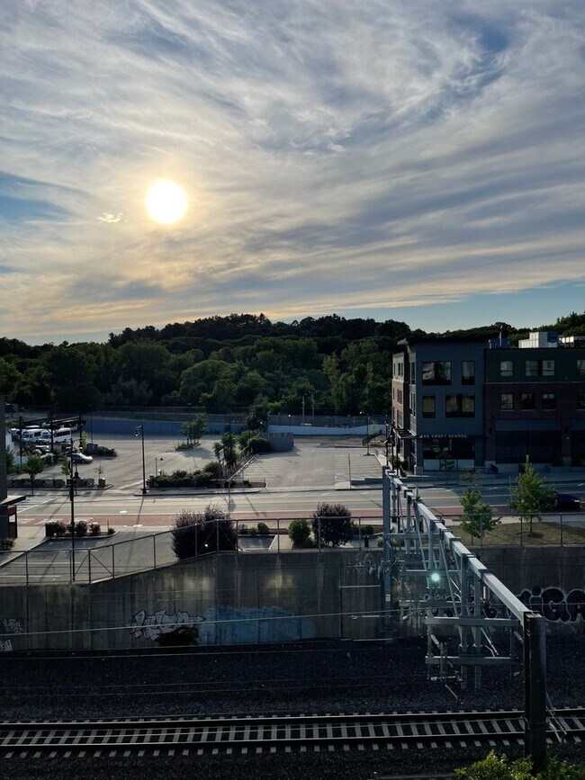 Building Photo - Jamaica Plain 2 bedroom w/garage parking a...