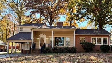 Building Photo - AVAILABLE NOW!