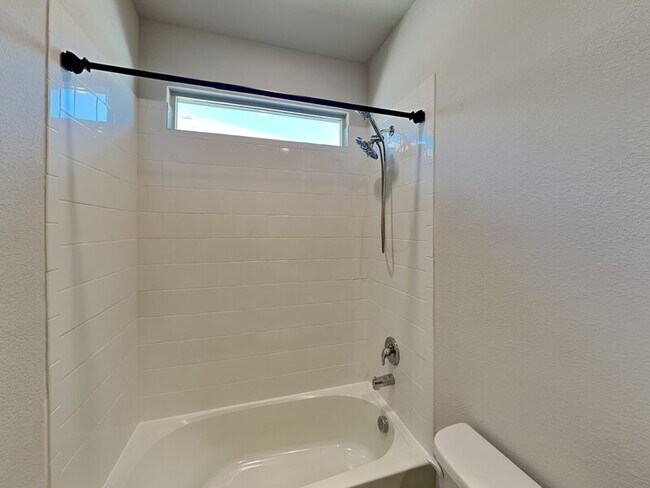 Building Photo - 116 Birch Frst Ln