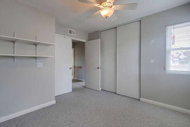 Building Photo - **Available Now*** Encinitas,  4 bedroom, 2.5 bathroom with 2 car garage***