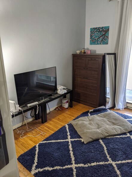 Building Photo - 3909 Pine St