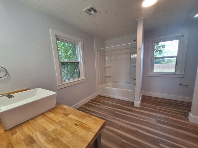 Building Photo - 3405 N Redlands Rd