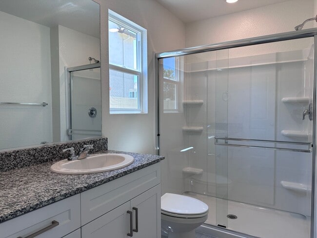 Building Photo - Beautiful 2024 Built 4/3 - New Subdivision!