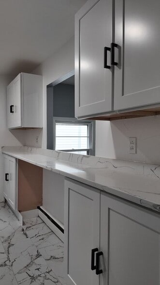 Building Photo - 317 Mill Rock Rd