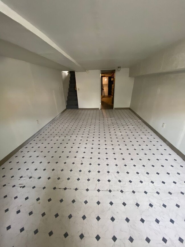 Building Photo - 351 Greenmount Ave