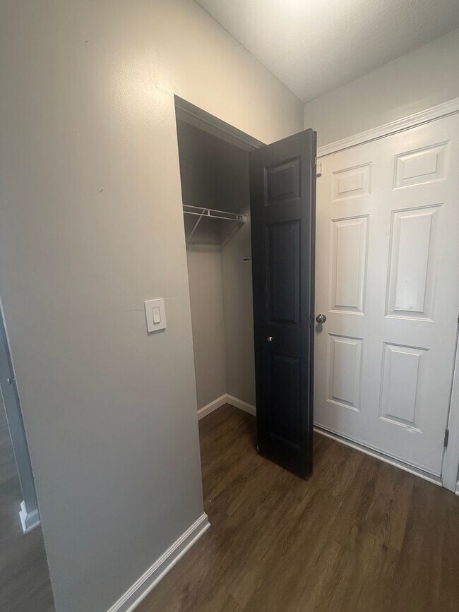 Building Photo - 1755 Polaris Dr