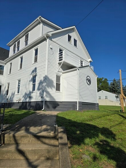Building Photo - 316 Columbia Blvd