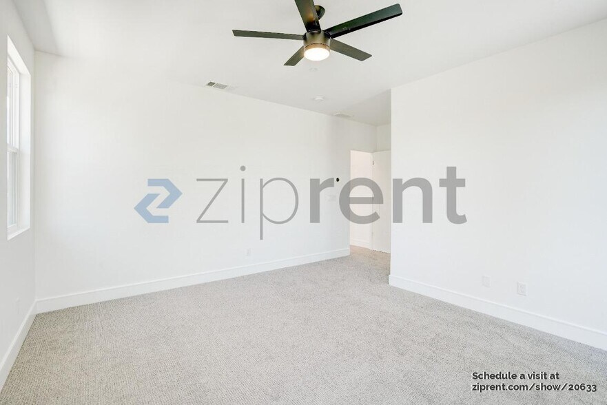 Building Photo - 2203 Versaro Dr