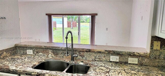 Building Photo - 3350 NE 13th Cir Dr