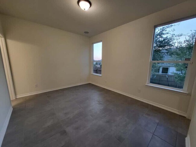 Building Photo - New Home In Cul de sac