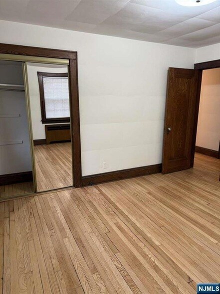 Building Photo - 221 Everett Pl