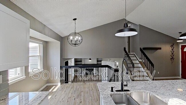Building Photo - 4325 Allesandro Dr