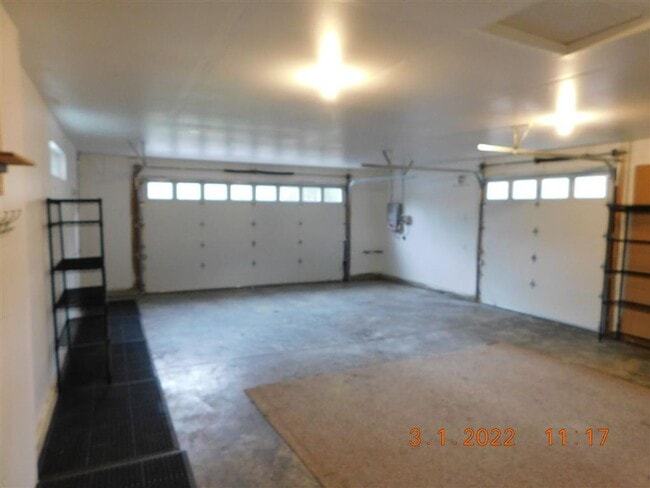 Building Photo - Single Family Home located in a quiet, pea...