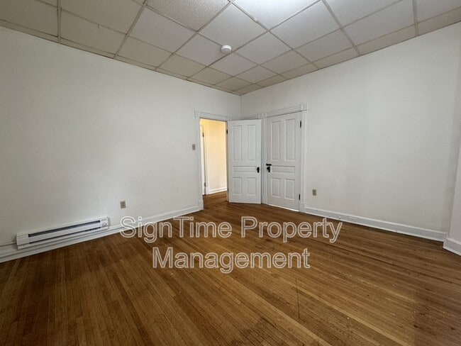 Building Photo - 117-121 East Antietam Street - 121 2nd Fl A