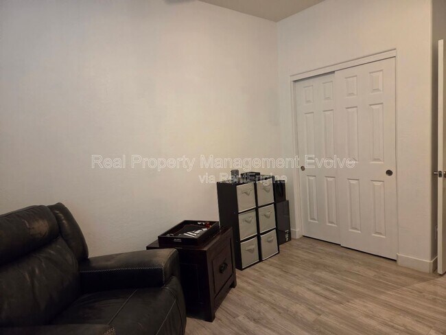 Building Photo - 3234 W Florimond Rd